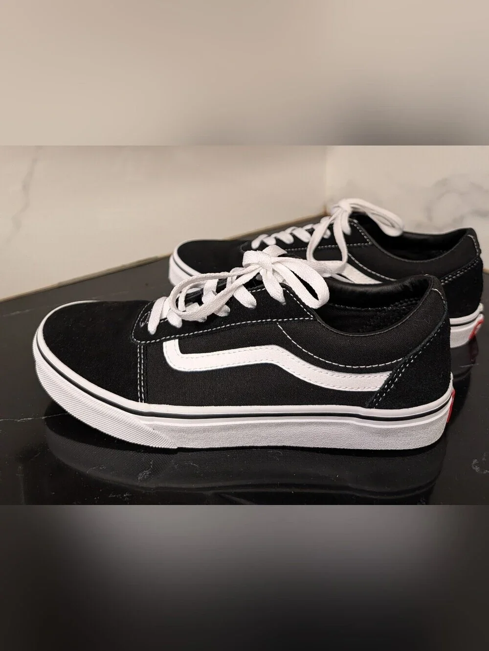 Vans Old Skool Low-Top Black Canvas Sneakers Big Kids Size 7Y Used Exc/ Box